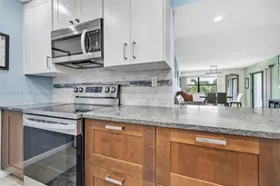 220 Lakeview Dr, Weston, FL 33326 - Photo 11