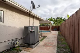11700 Sheridan St, Pembroke Pines, FL 33026 - Photo 25