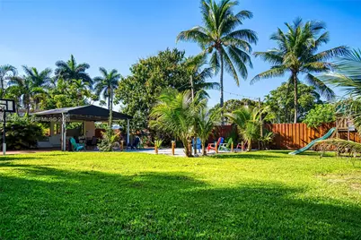 13521 NE 1st Ave, Miami, FL 33161 - Photo 45