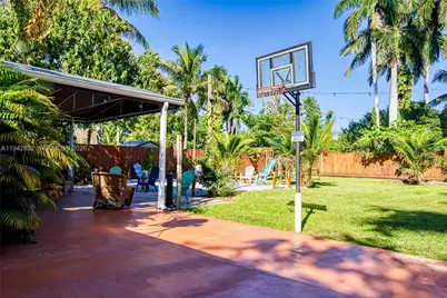 13521 NE 1st Ave, Miami, FL 33161 - Photo 49