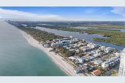 5784 N Surf Rd, Hollywood, FL 33019 - Photo 17