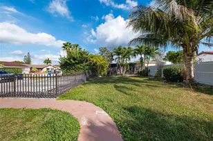 2348 SW 138th Pl, Miami, FL 33175 - Photo 3