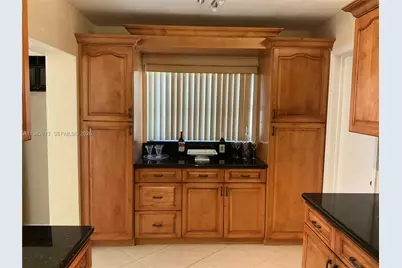 8604 NW 59th Pl, Tamarac, FL 33321 - Photo 9