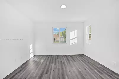 719 Little Rock E, Lehigh Acres, FL 33974 - Photo 29