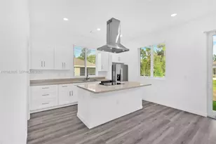 719 Little Rock E, Lehigh Acres, FL 33974 - Photo 17