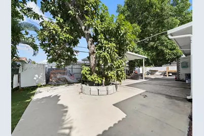 355 W 62nd St, Hialeah, FL 33012 - Photo 41