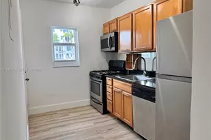 7207 Bay Dr, Miami Beach, FL 33141 - Photo 9