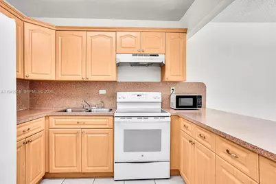 8990 SW 24th St #33, Miami, FL 33165 - Photo 3