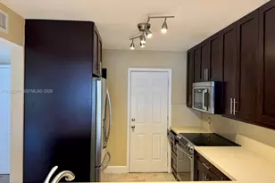 1400 NE 191st St, Miami, FL 33179 - Photo 3