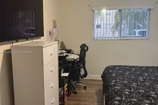 2565 W 56th St, Hialeah, FL 33016 - Photo 3