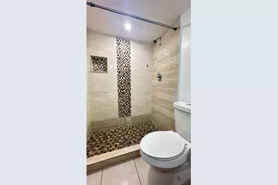 606 W 81st St #305, Hialeah, FL 33014 - Photo 7