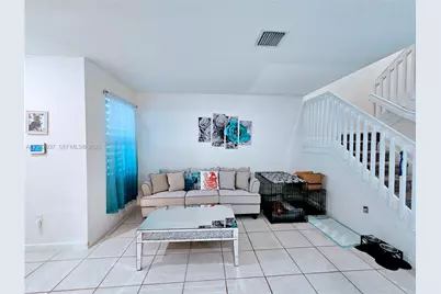 10918 W 33rd Way, Hialeah, FL 33018 - Photo 5