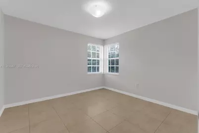 10635 NW 54th St, Doral, FL 33178 - Photo 15