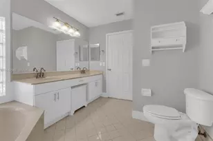 10635 NW 54th St, Doral, FL 33178 - Photo 19