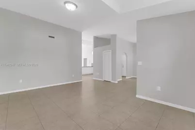 10635 NW 54th St, Doral, FL 33178 - Photo 11