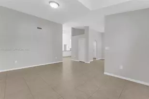 10635 NW 54th St, Doral, FL 33178 - Photo 11