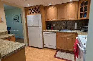 900 St Charles Pl, Pembroke Pines, FL 33026 - Photo 5