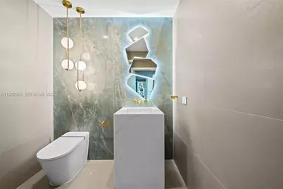 90 SW 3rd St #PH-15, Miami, FL 33130 - Photo 15