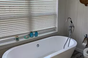 124 S Bay Harbor Dr, Key Largo, FL 33037 - Photo 11