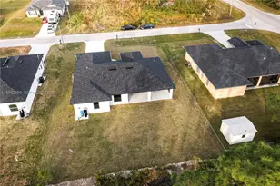 456 Mercedes Ct, Lehigh Acres, FL 33972 - Photo 35