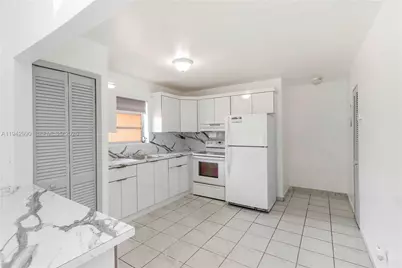 642 E 2nd Av #A, Hialeah, FL 33010 - Photo 5