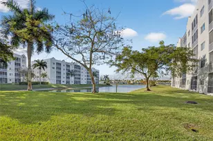 10710 NW 66th St, Doral, FL 33178 - Photo 27