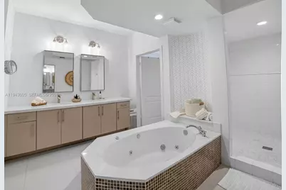 10710 NW 66th St #114, Doral, FL 33178 - Photo 19