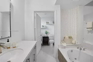 10710 NW 66th St, Doral, FL 33178 - Photo 23