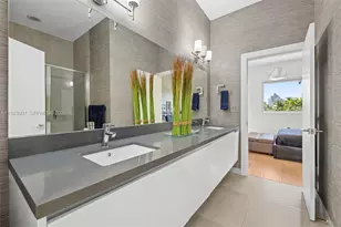 19005 Atlantic Blvd, Sunny Isles Beach, FL 33160 - Photo 29