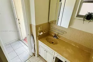 215 SE 3rd Ave, Hallandale Beach, FL 33009 - Photo 5