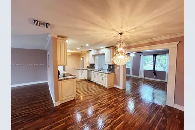 4945 NW 55th Ct, Tamarac, FL 33319 - Photo 5