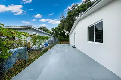 2951 NW 47th St, Miami, FL 33142 - Photo 5