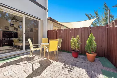 7806 NW 116th Pl, Doral, FL 33178 - Photo 23