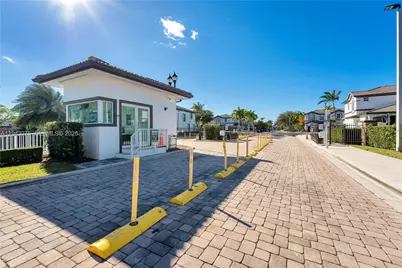 7806 NW 116th Pl, Doral, FL 33178 - Photo 35