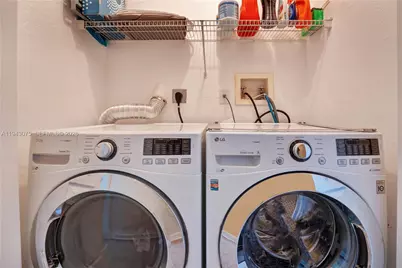 7806 NW 116th Pl, Doral, FL 33178 - Photo 19