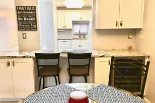 9410 N Hollybrook Lake Dr, Pembroke Pines, FL 33025 - Photo 7