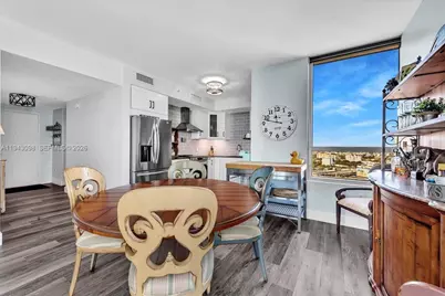 90 SW 3rd St #2604, Miami, FL 33130 - Photo 5