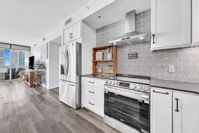 90 SW 3rd St #2604, Miami, FL 33130 - Photo 7