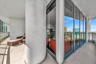 90 SW 3rd St, Miami, FL 33130 - Photo 25