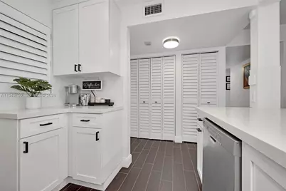 10875 SW 112th Ave #118, Miami, FL 33176 - Photo 9