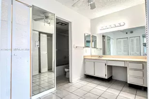 20505 E Country Club Dr, Aventura, FL 33180 - Photo 9