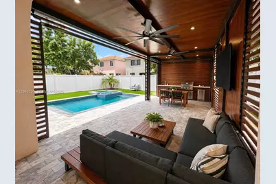 7782 NW 18th St, Pembroke Pines, FL 33024 - Photo 5