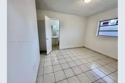 1127 W 37th St, Hialeah, FL 33012 - Photo 11