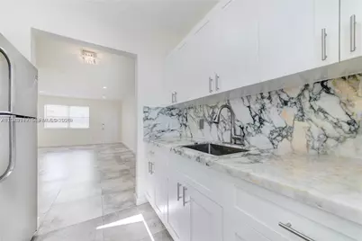 7975 Crespi Blvd #1, Miami Beach, FL 33141 - Photo 9