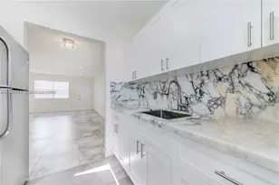 7975 Crespi Blvd, Miami Beach, FL 33141 - Photo 9