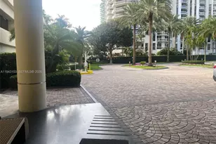 20191 E Country Club Dr, Aventura, FL 33180 - Photo 7