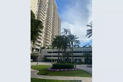 20191 E Country Club Dr #911, Aventura, FL 33180 - Photo 3