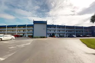 7877 Golf Cir Dr, Margate, FL 33063 - Photo 37