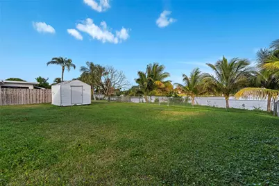 1301 NW 87th Way, Pembroke Pines, FL 33024 - Photo 5