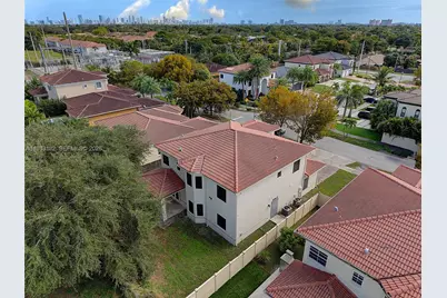 865 NE 208th Ter, Miami, FL 33179 - Photo 43